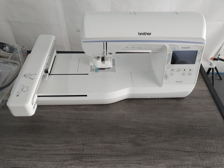 (BP1530L) Bordadora Semi-Industrial Brother Área 16x26cm REACONDICIONADO Serie U66656-G4P613418